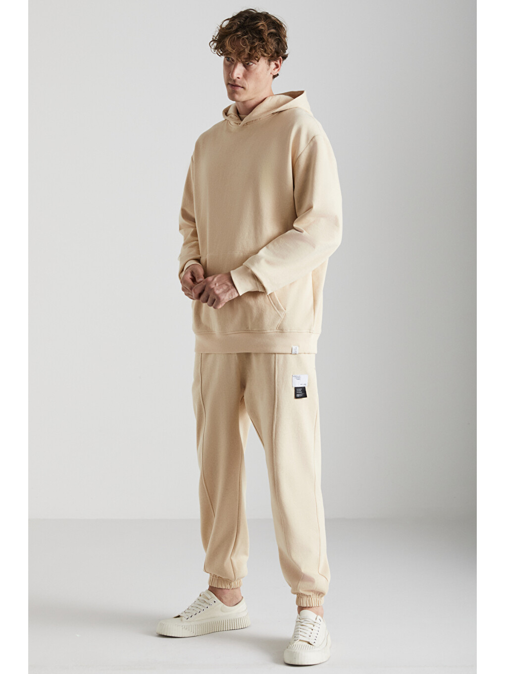 Bej Rowan Erkek Organik Pamuklu Relaxed Fit İçi Polarlı Süs Etiketli Jogger Vanilya Eşofman Altı-1