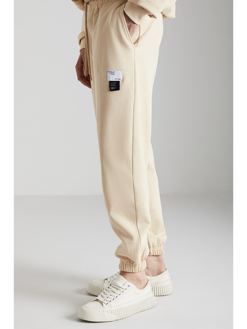 Bej Rowan Erkek Organik Pamuklu Relaxed Fit İçi Polarlı Süs Etiketli Jogger Vanilya Eşofman Altı-2