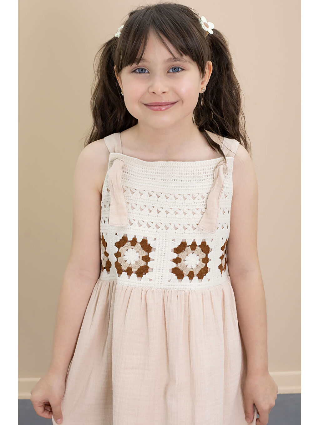 Bej Dantel Detaylı Askılı Kız Çocuk Müslin Elbise 21021-2