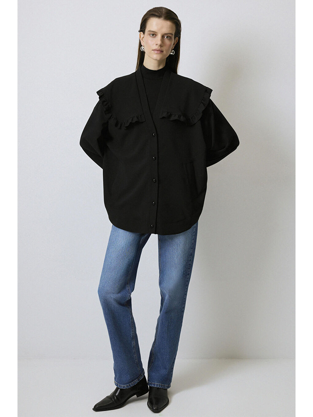 Siyah Geniş Yakalı Krep Hırka-1