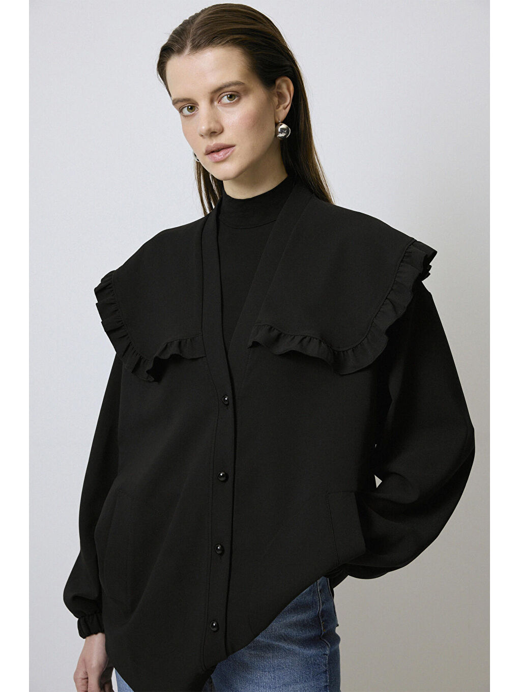 Siyah Geniş Yakalı Krep Hırka-2