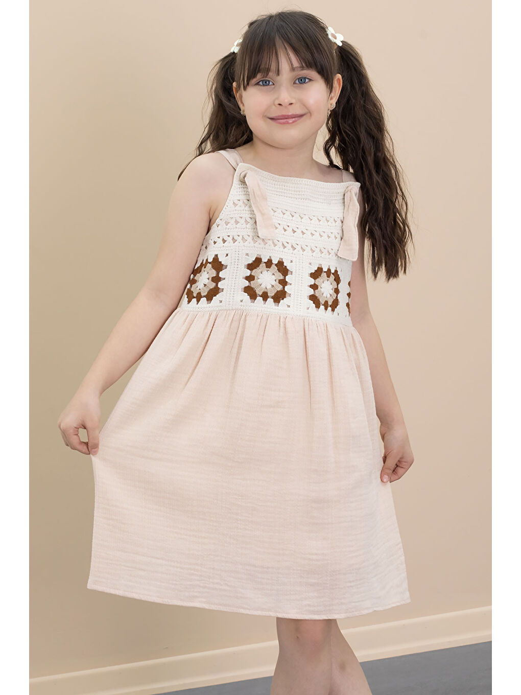 Bej Dantel Detaylı Askılı Kız Çocuk Müslin Elbise 21021-4