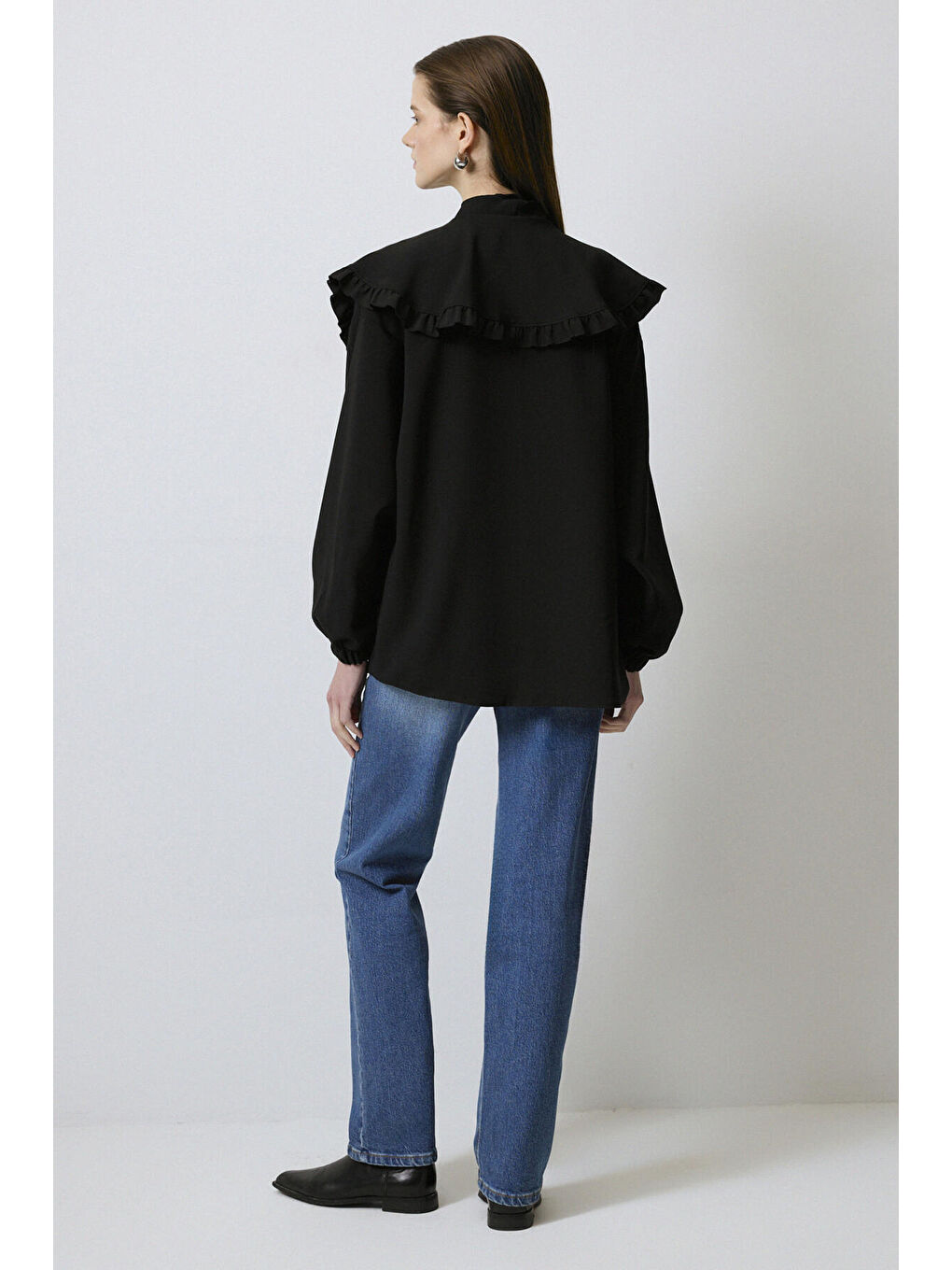 Siyah Geniş Yakalı Krep Hırka-3