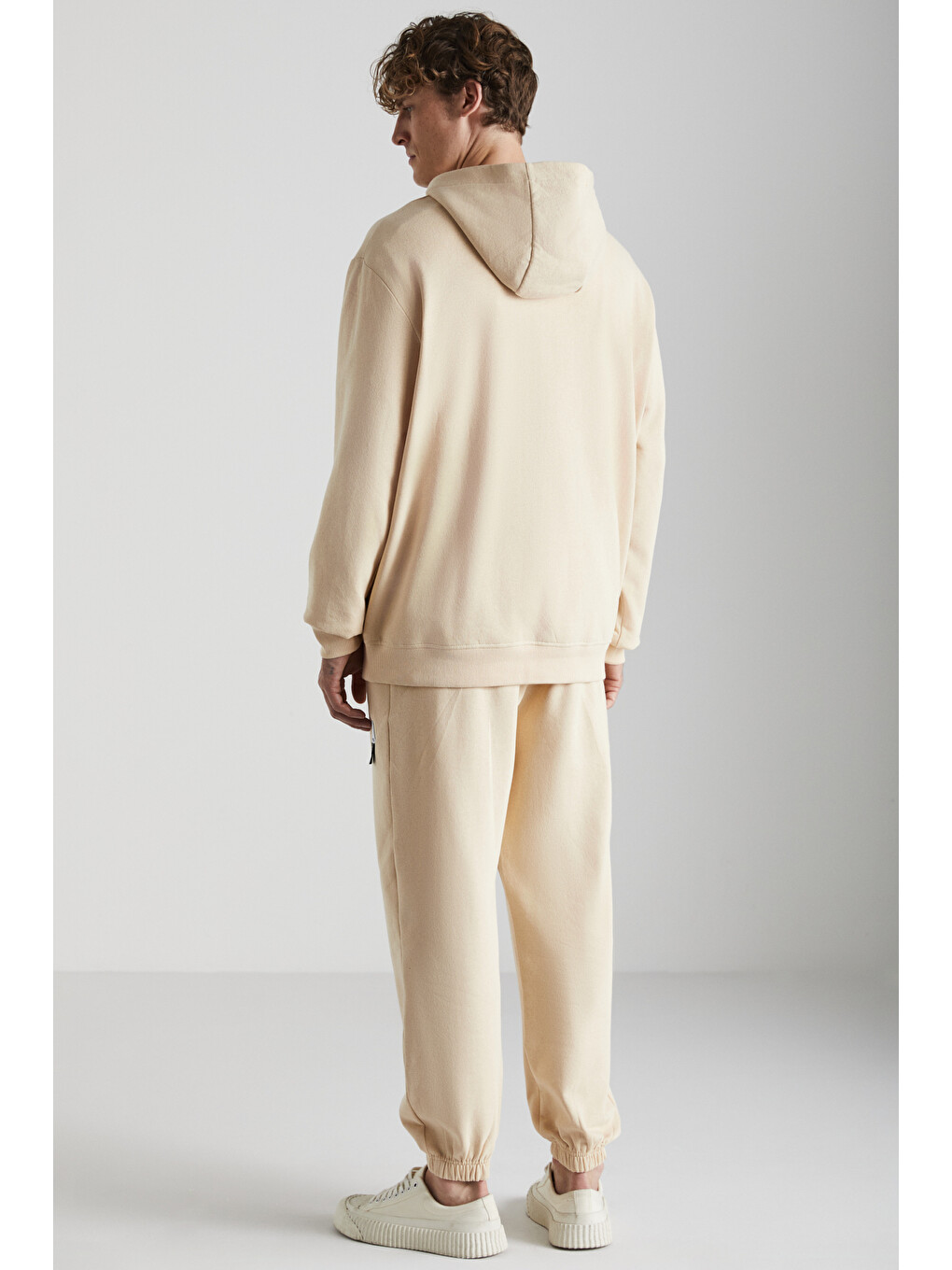 Bej Rowan Erkek Organik Pamuklu Relaxed Fit İçi Polarlı Süs Etiketli Jogger Vanilya Eşofman Altı-4
