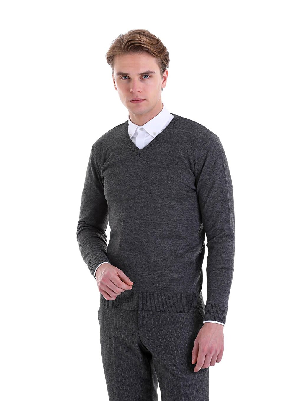 Gri Comfort Fit Düz V Yaka Yünlü Kazak
