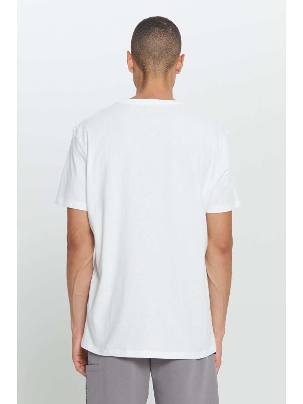 Erkek Beyaz Standart Fit Normal Kesim %100 Pamuk Baskılı Bisiklet Yaka Tişört-4