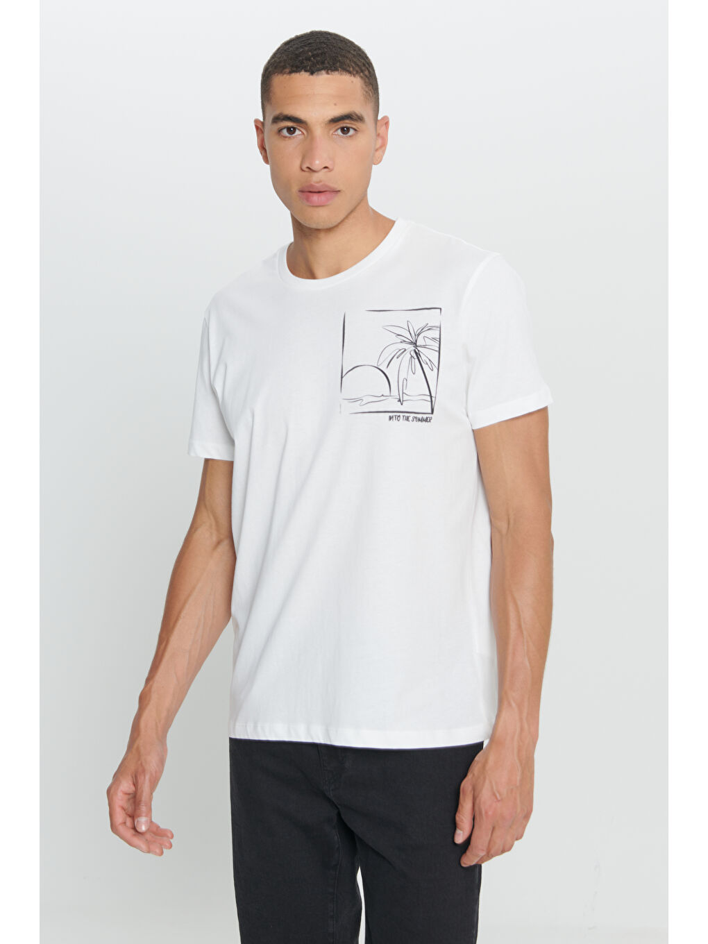 Erkek Ekru Standart Fit Normal Kesim %100 Pamuk Bisiklet Yaka Baskılı Tişört-3