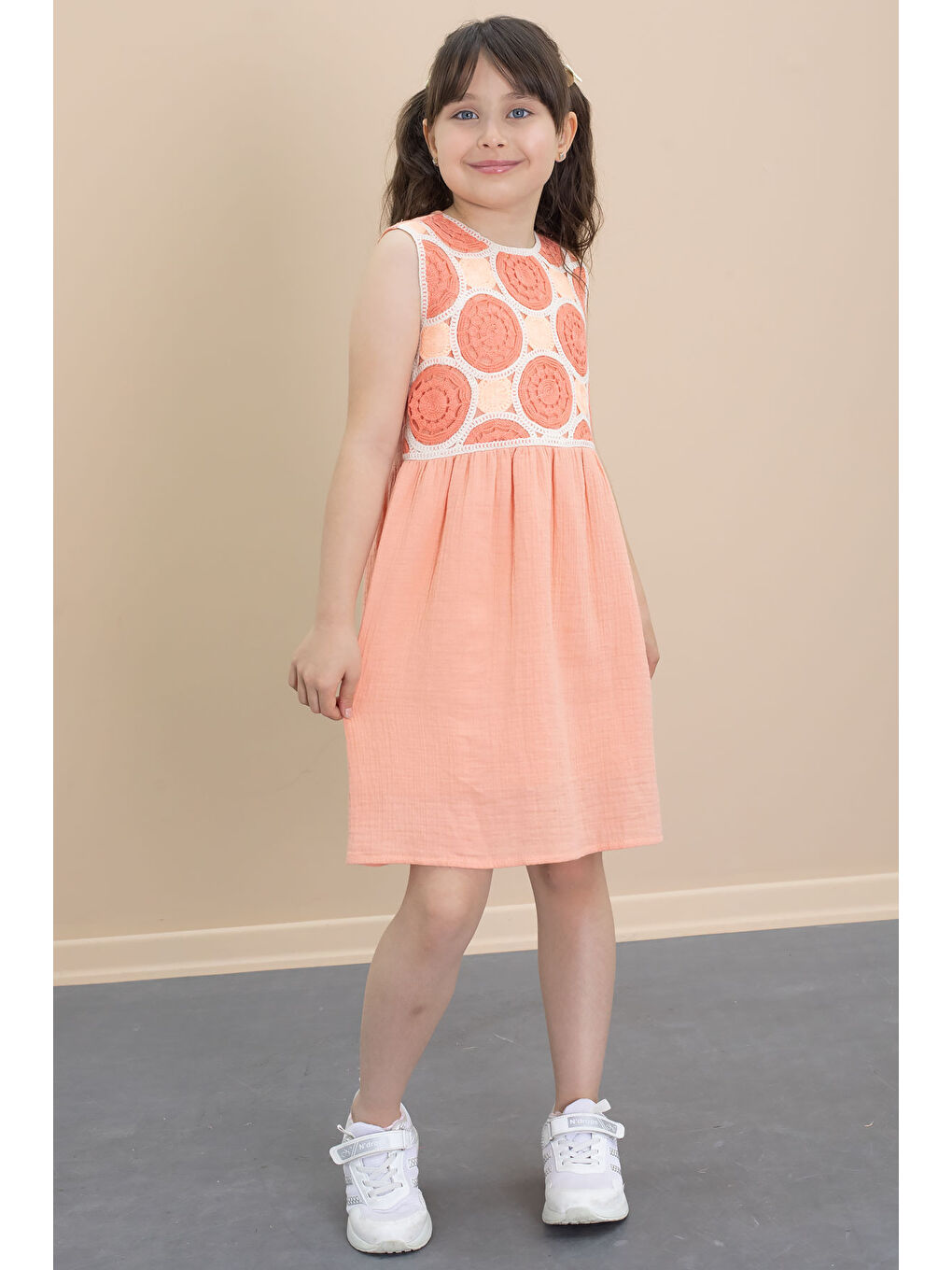 Turuncu Dantel İşlemeli Sıfır Kol Kız Çocuk Müslin Kumaş Elbise 21026-4
