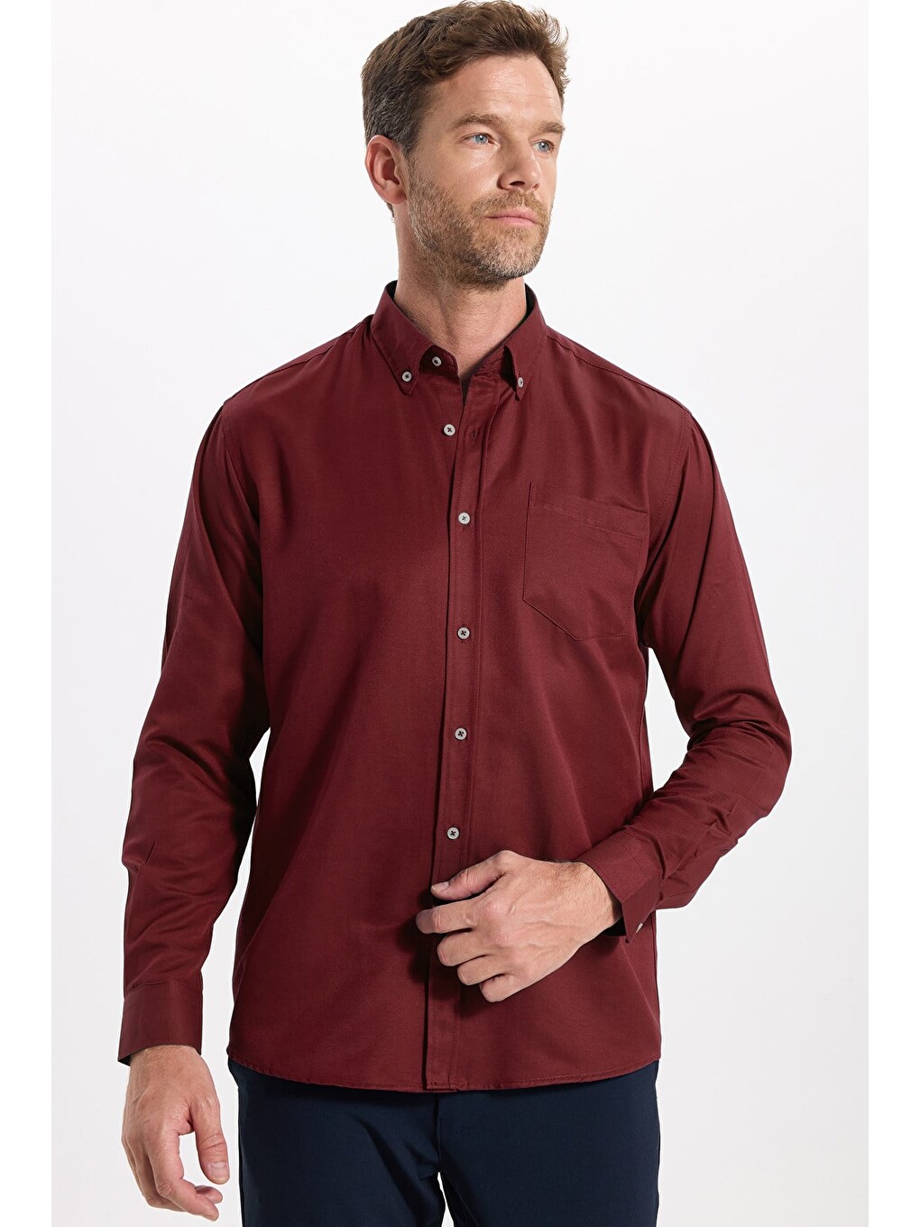 Erkek Regular Fit Klasik Kesim Düğmeli Yaka Pamuklu Uzun Kollu Cepli Bordo Gömlek-2