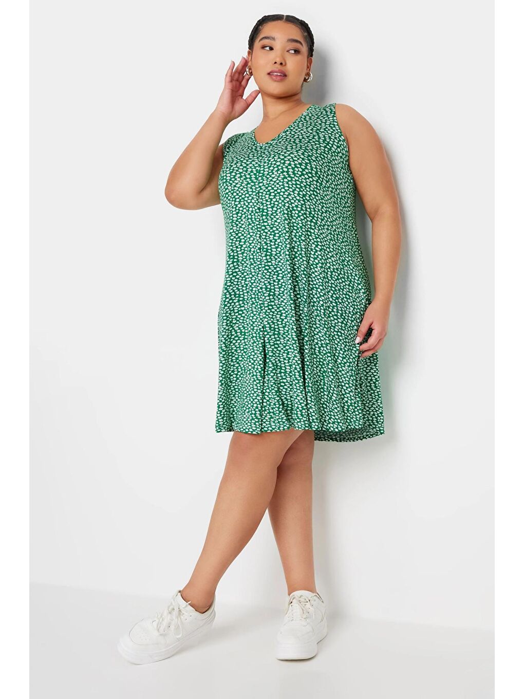 Yeşil Büyük Beden V Yaka Sıfır Kol Desenli Kısa Elbise 303194