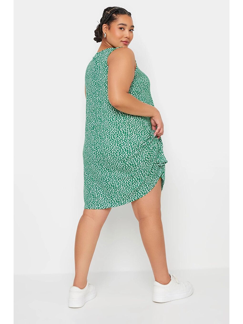 Yeşil Büyük Beden V Yaka Sıfır Kol Desenli Kısa Elbise 303194-4