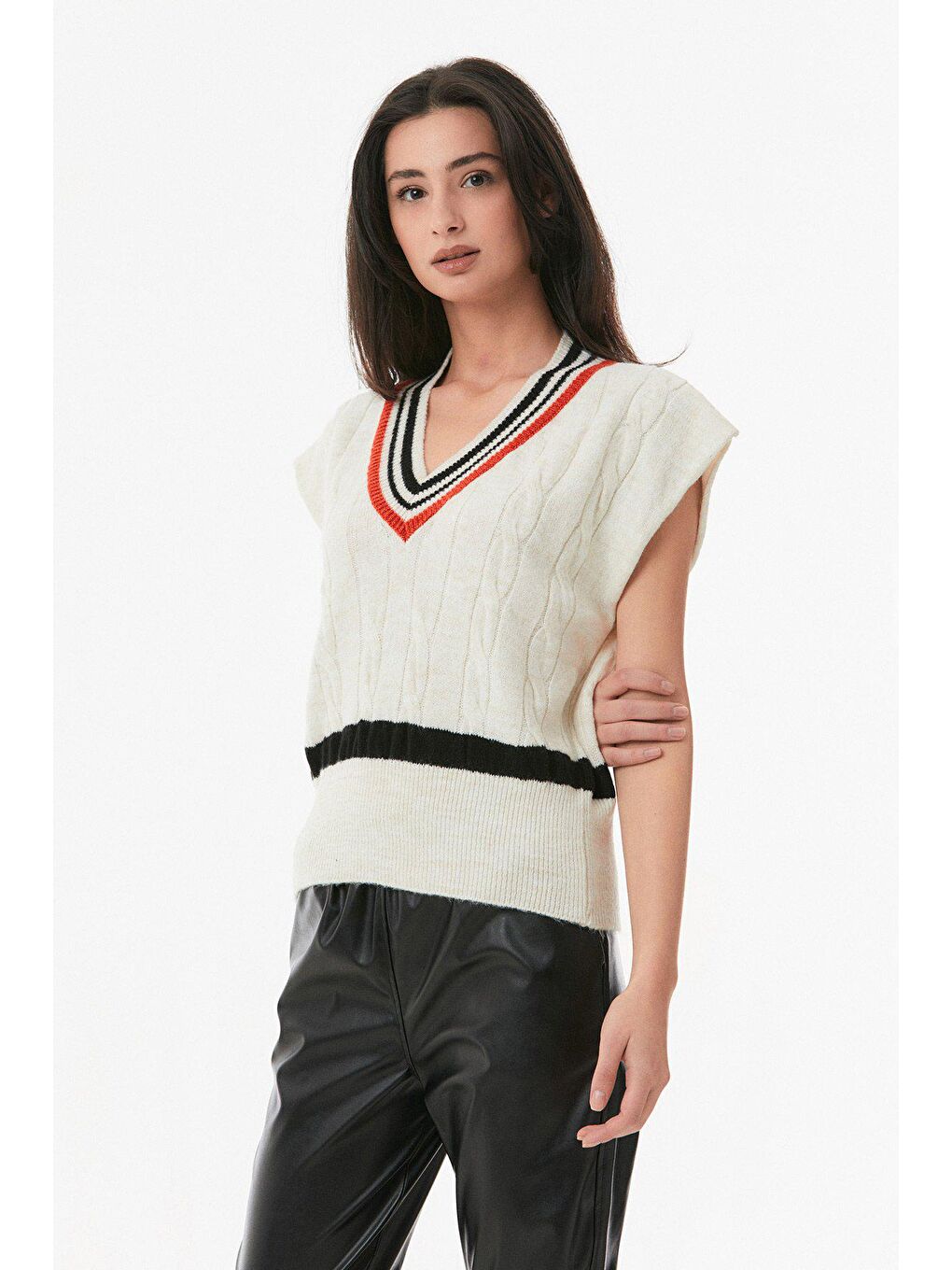 Bej Çizgili Saç Örgülü Süveter