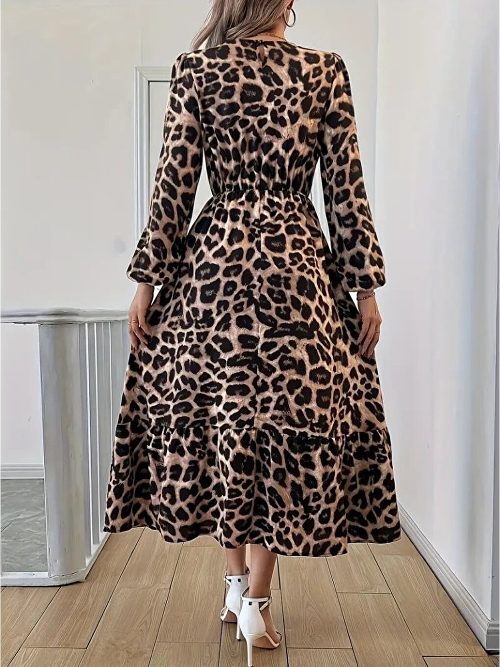 Kahverengi Uzun Kollu Bisiklet Yaka Leopar Desenli Midi Süprem Elbise-4