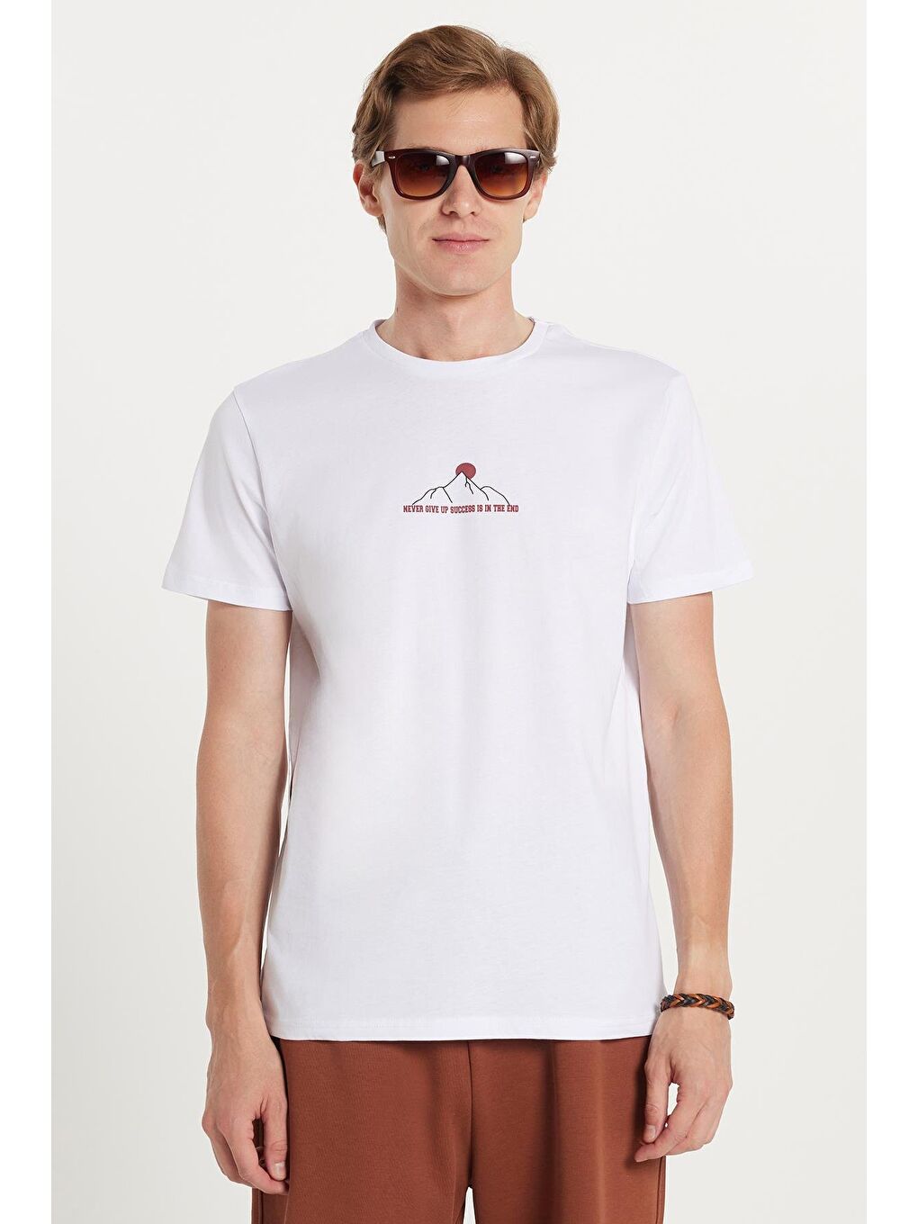 Erkek Slim Fit Dar Kesim %100 Pamuk Yumuşak Dokulu Baskılı Beyaz Bisiklet Yaka Tişört