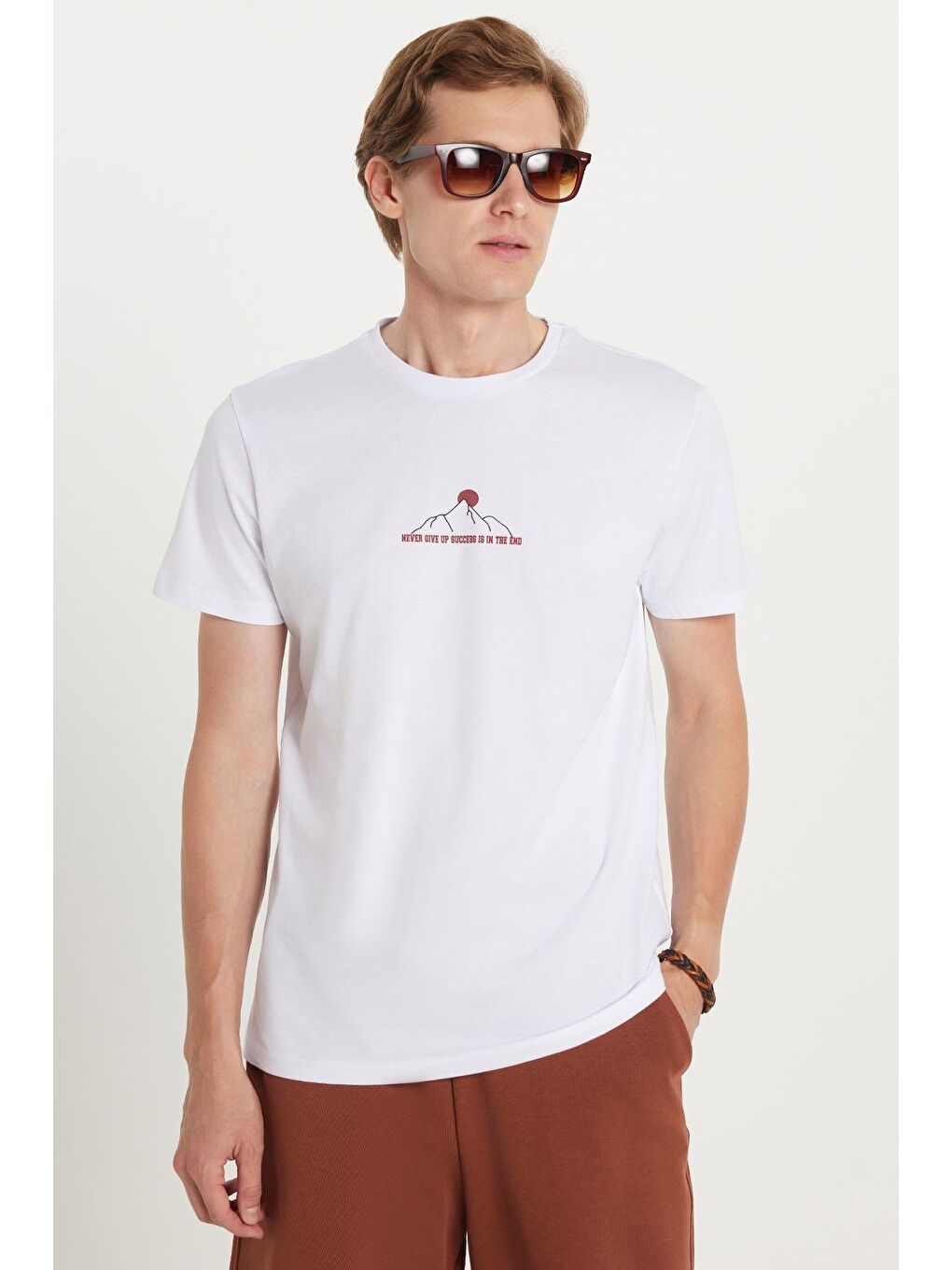 Erkek Slim Fit Dar Kesim %100 Pamuk Yumuşak Dokulu Baskılı Beyaz Bisiklet Yaka Tişört-3