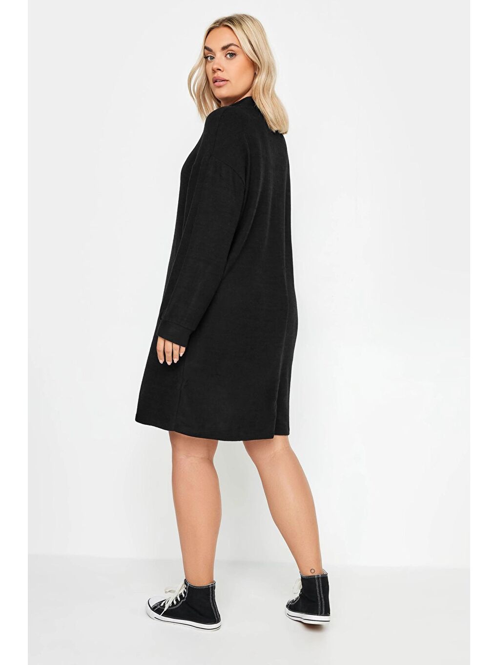 Siyah Büyük Beden Yakası Fermuarlı Uzun Kollu Midi Boy Elbise 321600-4