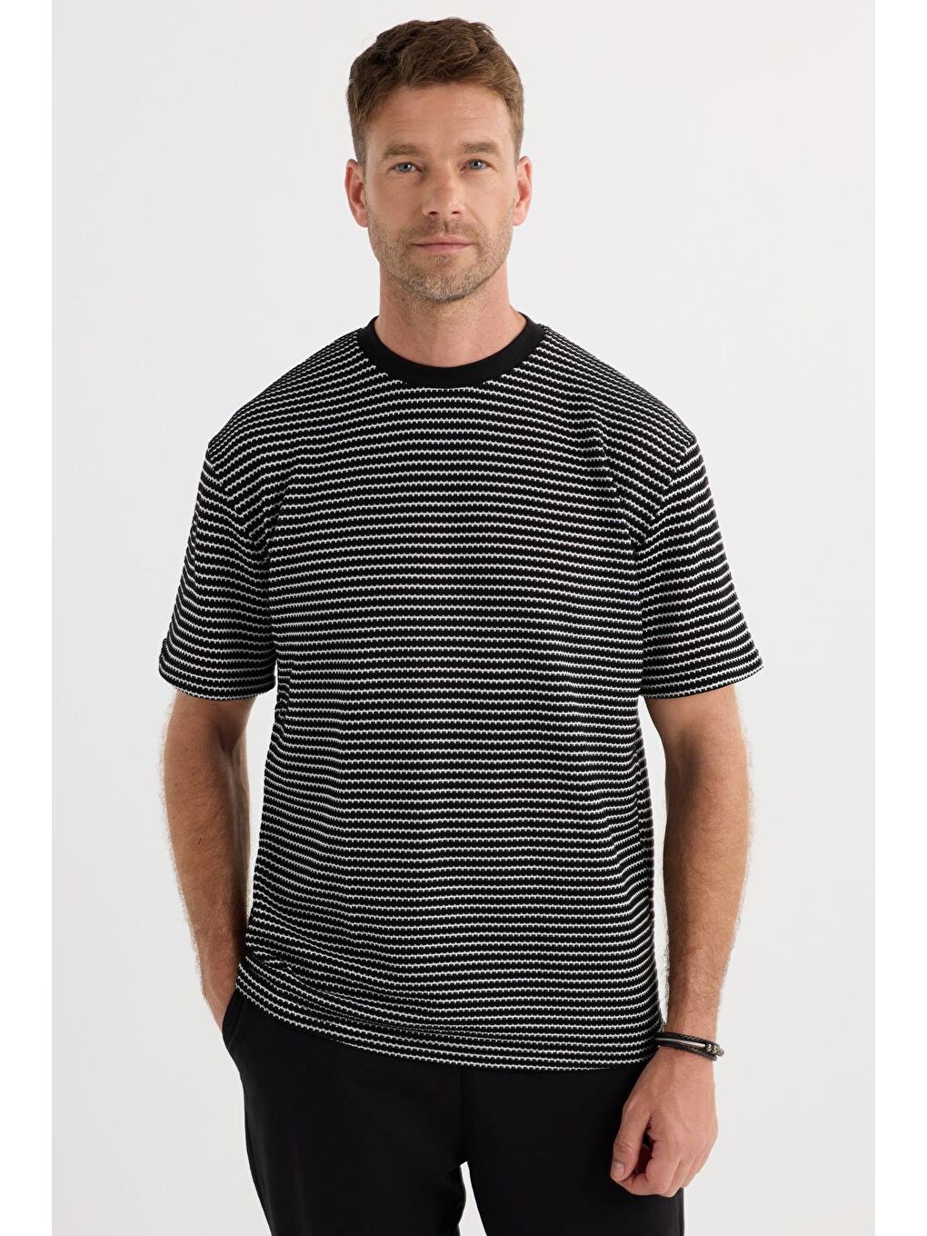 Siyah Erkek Relax Fit Rahat Kesim Pamuklu Bisiklet Yaka Örme Tişört