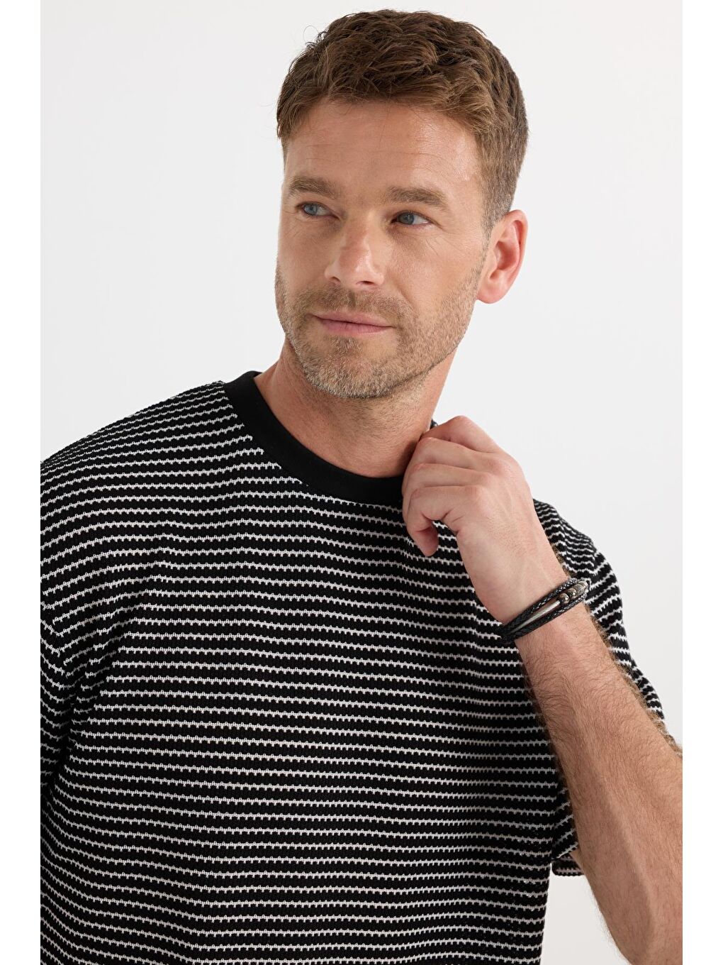 Siyah Erkek Relax Fit Rahat Kesim Pamuklu Bisiklet Yaka Örme Tişört-1