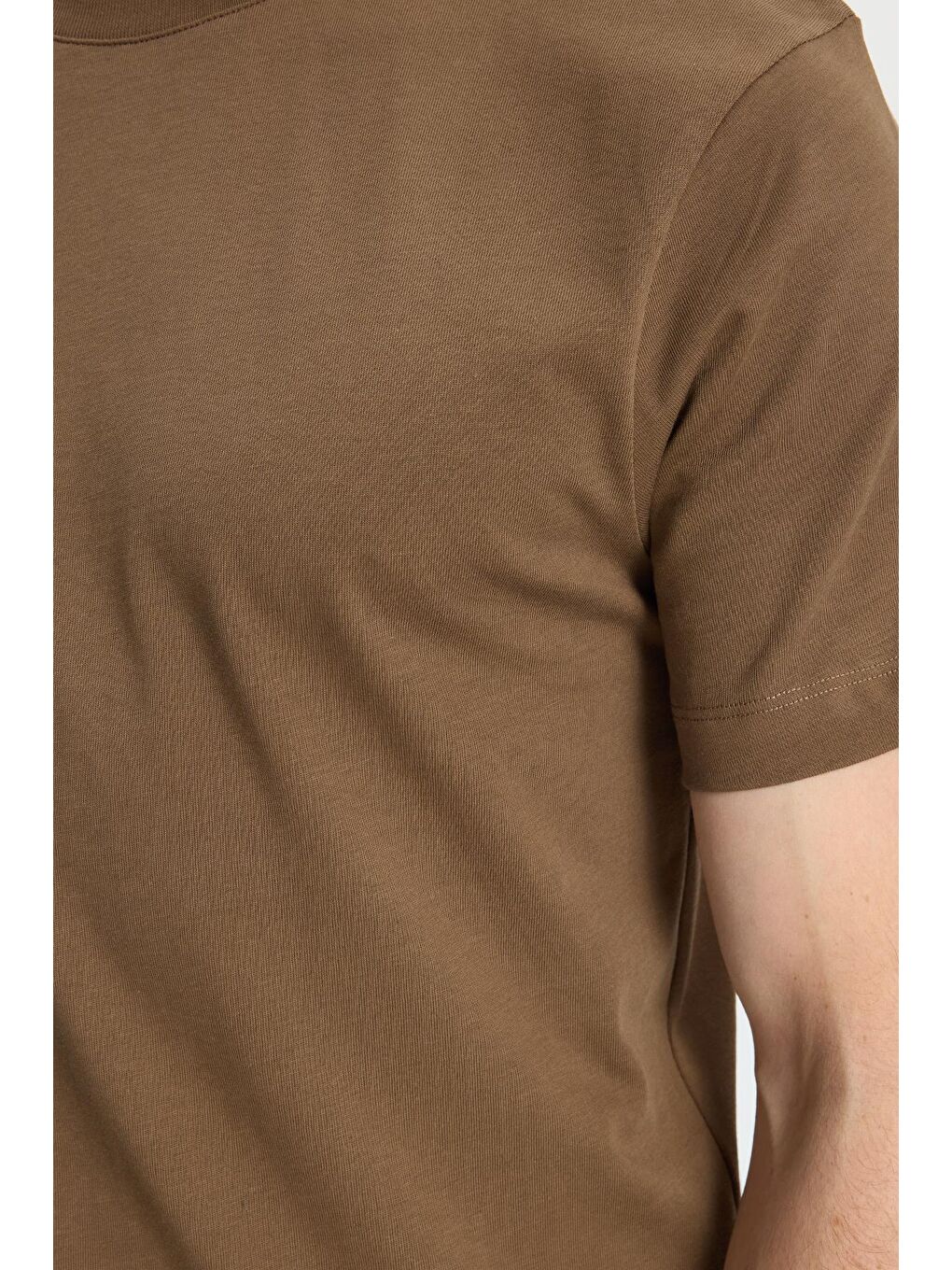 Erkek Regular Fit Klasik Kesim %100 Pamuk Bisiklet Yaka Kahverengi Tişört-2