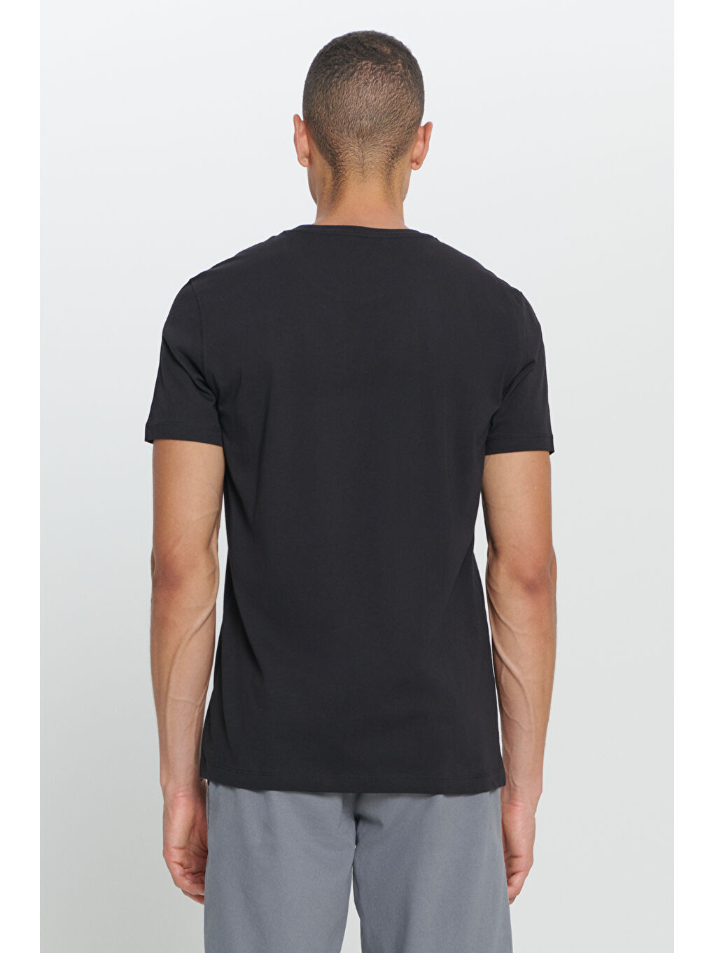 Erkek Siyah Standart Fit Normal Kesim %100 Pamuk Baskılı Bisiklet Yaka Tişört-5