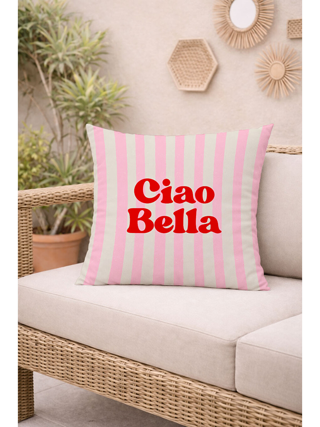 Kırmızı Dekoratif Kırlent Kılıfı Ciao Bella Yazılı Pembe Çizgili Tasarım Çift Taraf Baskılı TKB65551-1