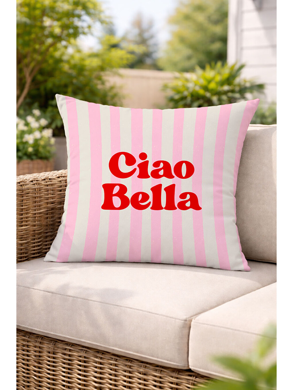 Kırmızı Dekoratif Kırlent Kılıfı Ciao Bella Yazılı Pembe Çizgili Tasarım Çift Taraf Baskılı TKB65551-3