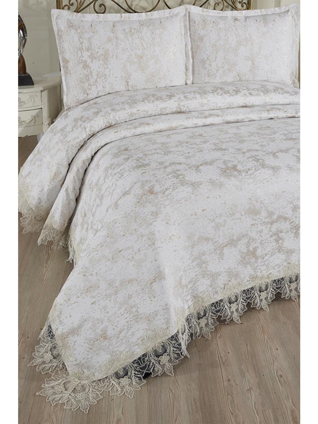 Karışık Fransız Dantelli Valoria Çift Kişilik Yatak Örtüsü 230x250 cm-1