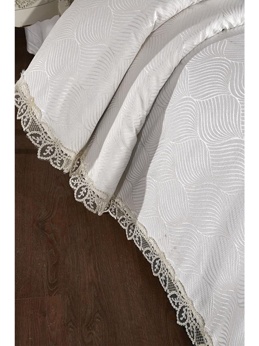 Karışık Fransız Dantelli Velmora Çift Kişilik Yatak Örtüsü 230x250 cm-4