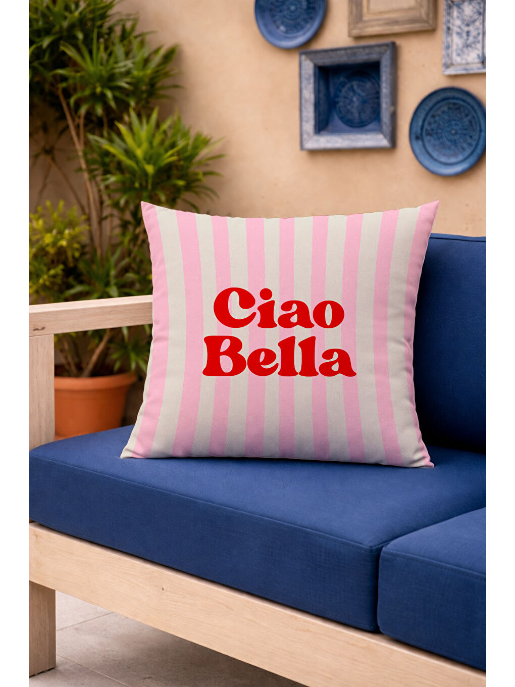 Kırmızı Dekoratif Kırlent Kılıfı Ciao Bella Yazılı Pembe Çizgili Tasarım Çift Taraf Baskılı TKB65551-4
