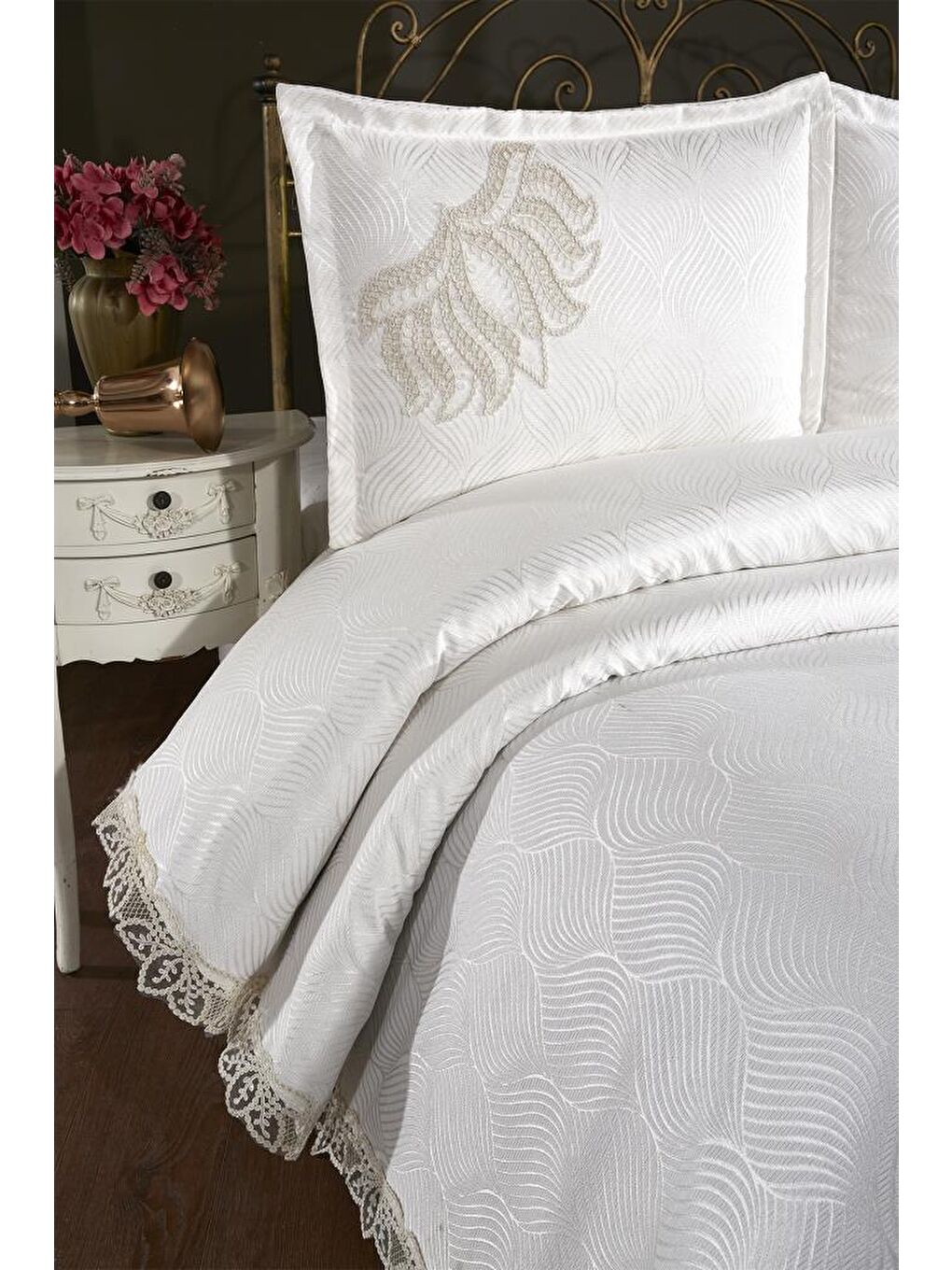 Karışık Fransız Dantelli Velmora Çift Kişilik Yatak Örtüsü 230x250 cm-5