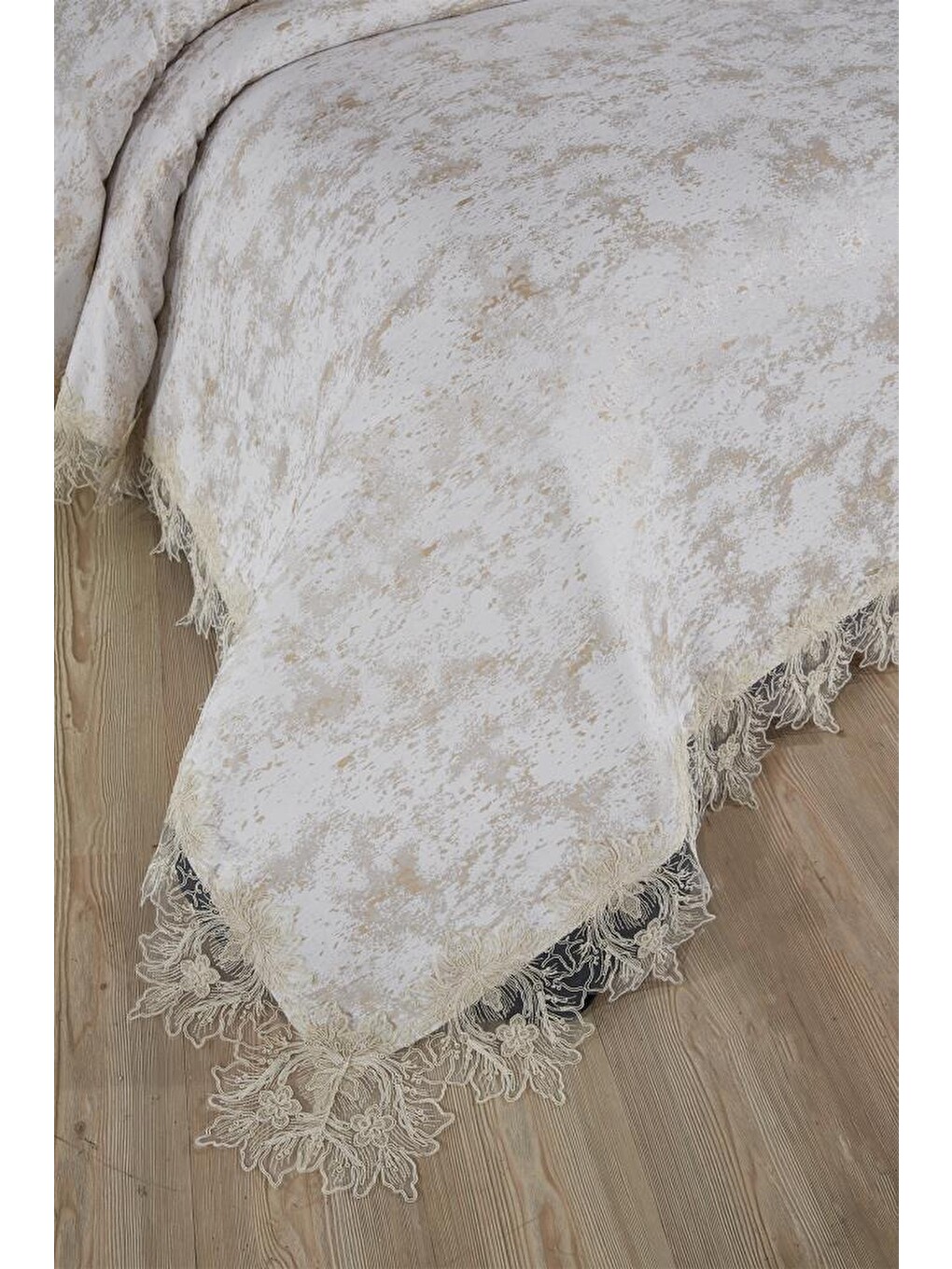 Karışık Fransız Dantelli Valoria Çift Kişilik Yatak Örtüsü 230x250 cm-2