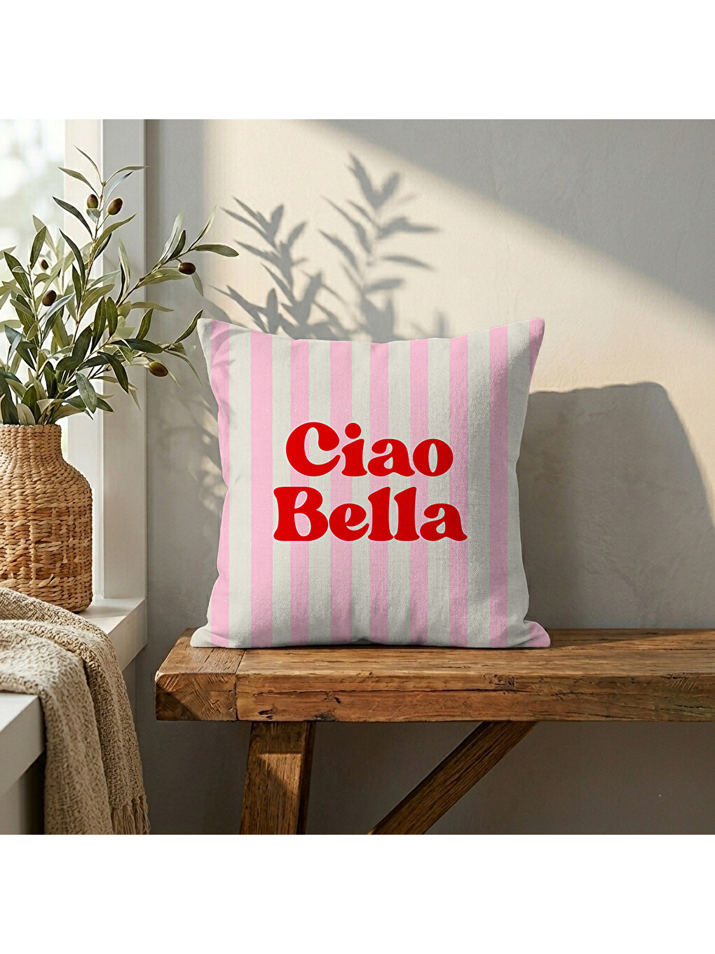Kırmızı Dekoratif Kırlent Kılıfı Ciao Bella Yazılı Pembe Çizgili Tasarım Çift Taraf Baskılı TKB65551-6