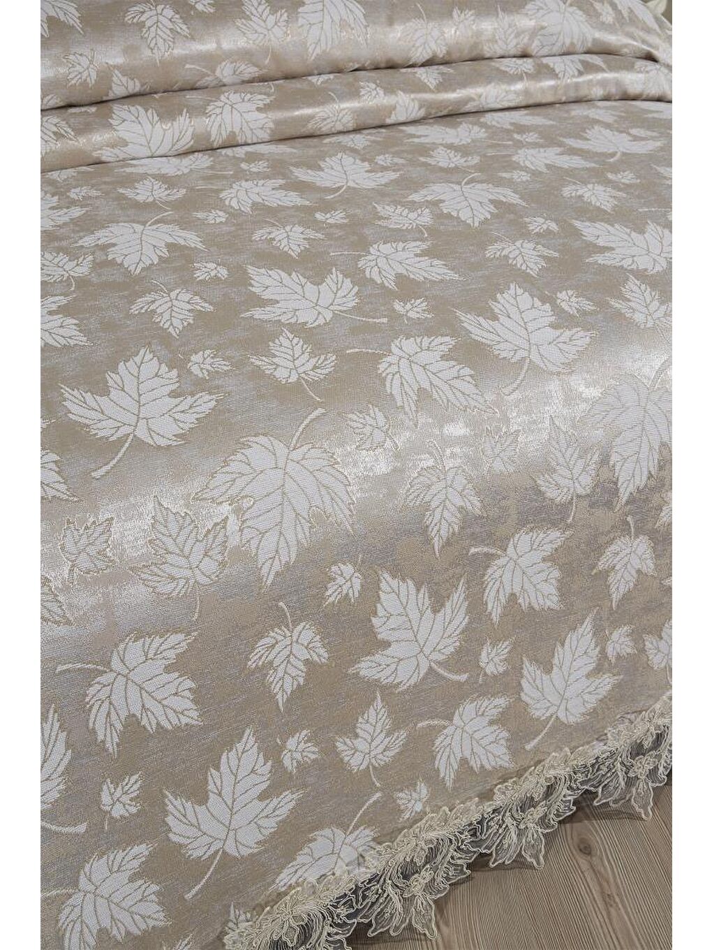 Karışık Fransız Dantelli Seravelle Çift Kişilik Yatak Örtüsü 230x250 cm-2