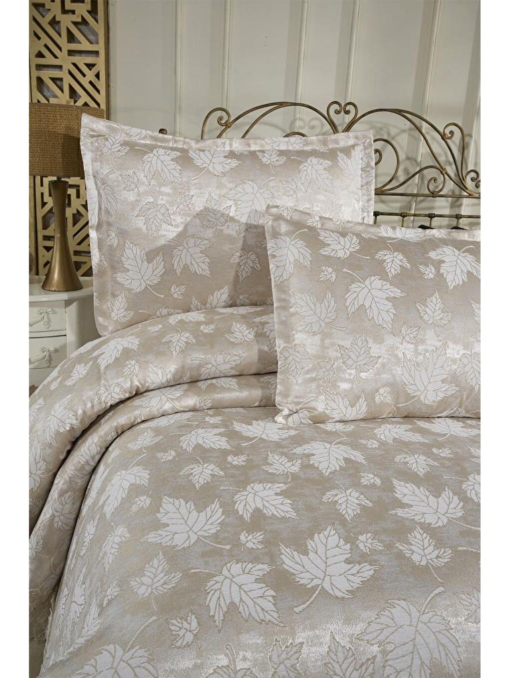 Karışık Fransız Dantelli Seravelle Çift Kişilik Yatak Örtüsü 230x250 cm-4