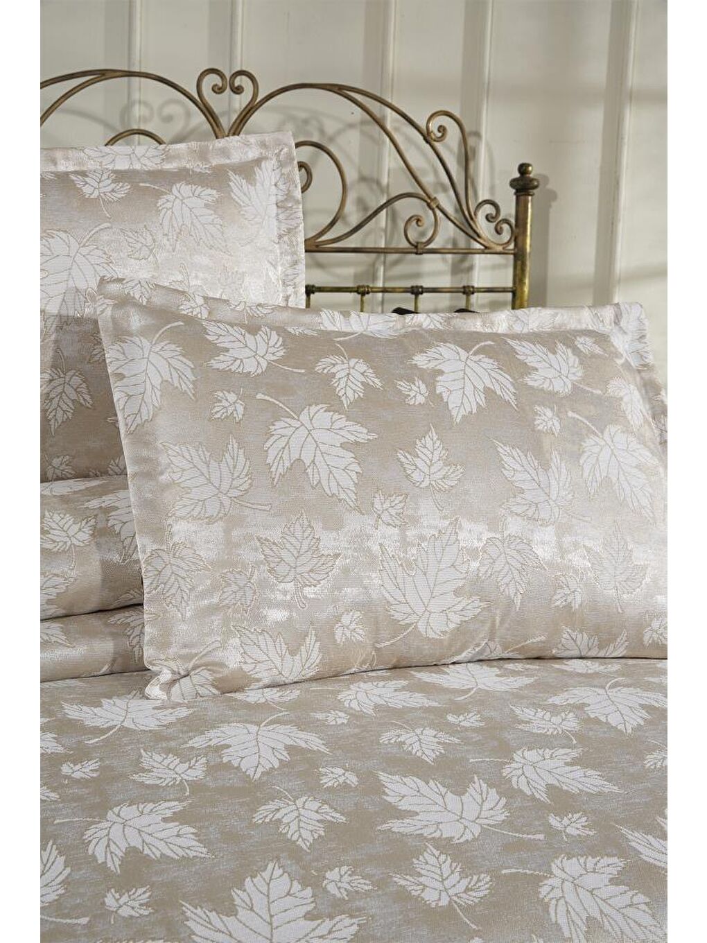 Karışık Fransız Dantelli Seravelle Çift Kişilik Yatak Örtüsü 230x250 cm-5