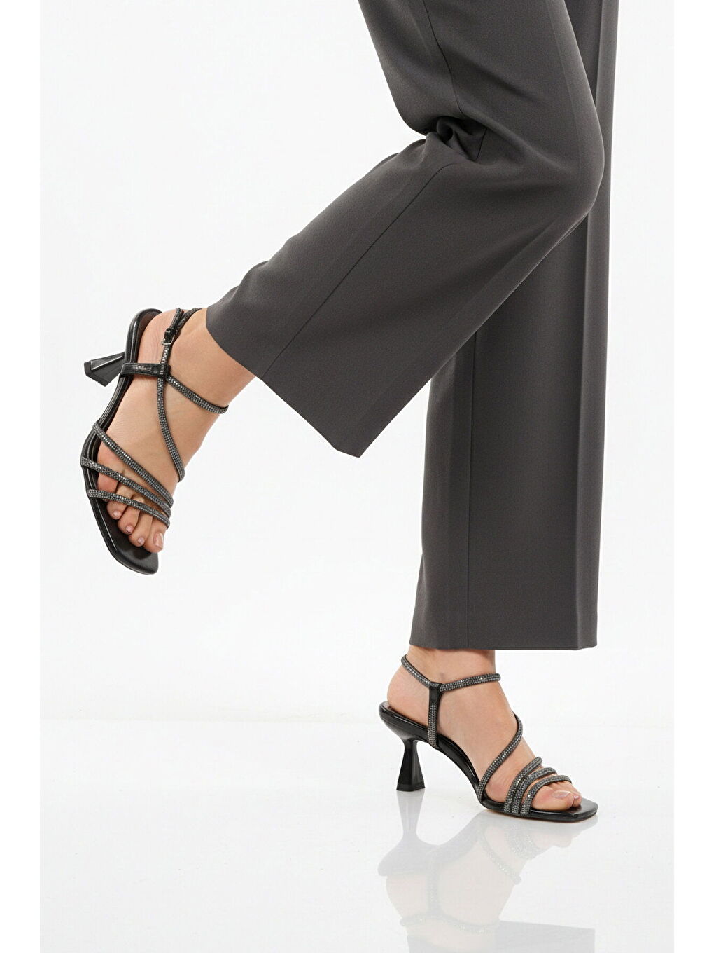 Siyah Taş İşlemeli Kadın Abiye Ayakkabı 655481 Z-2