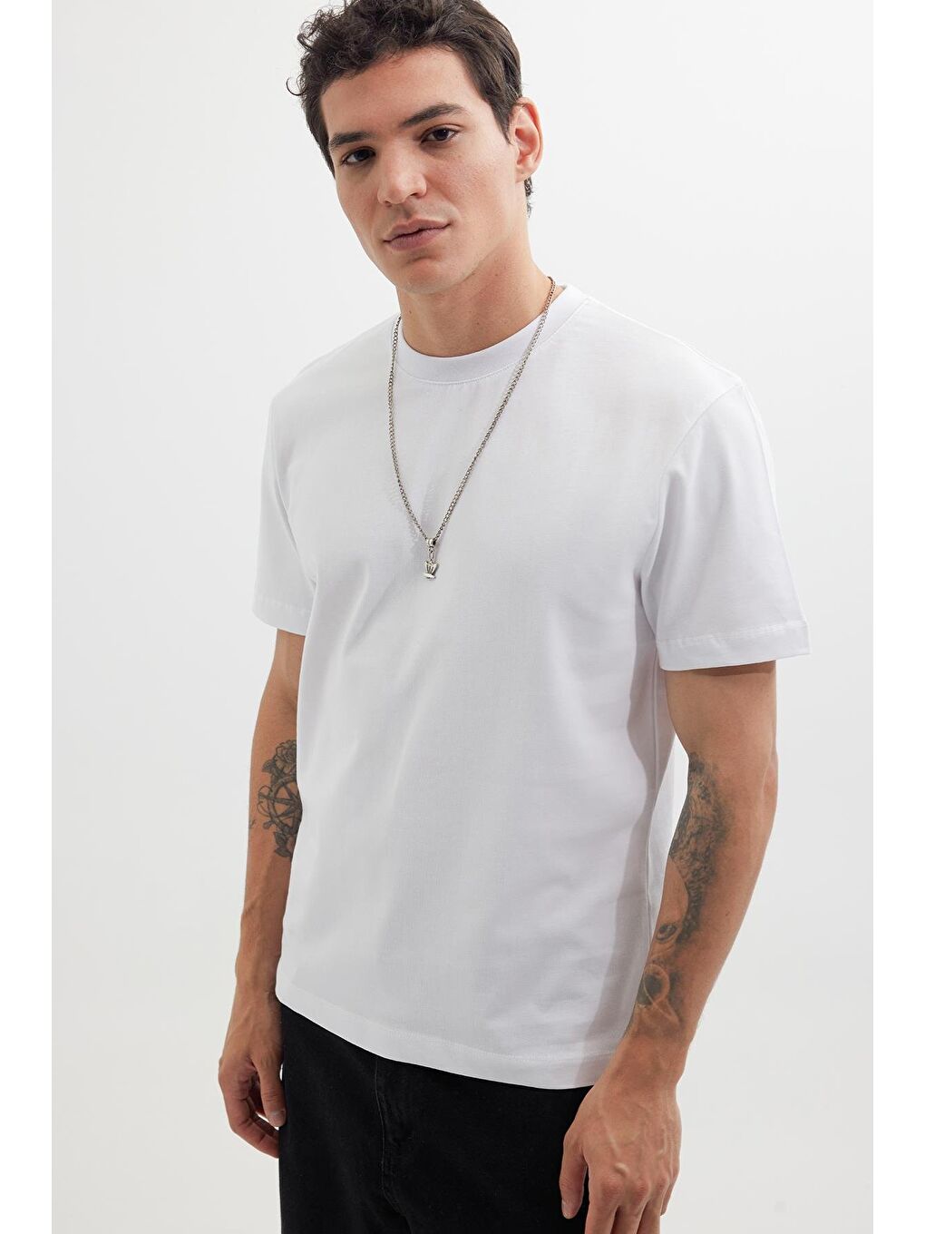 Erkek Regular Fit Klasik Kesim %100 Pamuk Bisiklet Yaka Beyaz Tişört-1