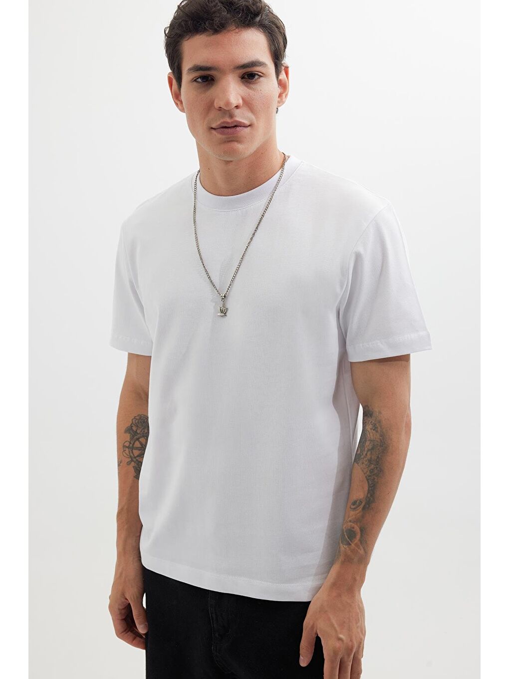 Erkek Regular Fit Klasik Kesim %100 Pamuk Bisiklet Yaka Beyaz Tişört-3