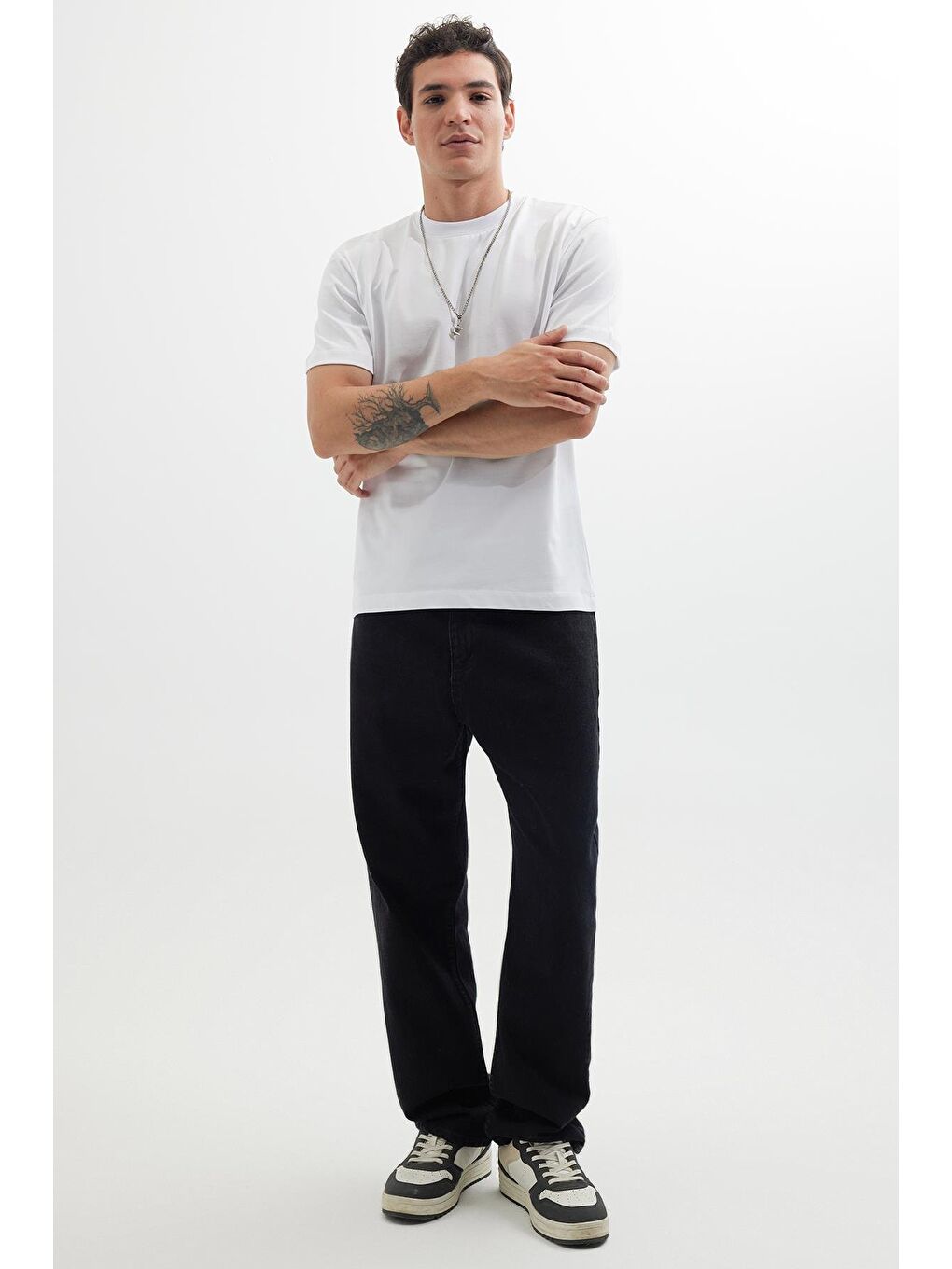 Erkek Regular Fit Klasik Kesim %100 Pamuk Bisiklet Yaka Beyaz Tişört-4