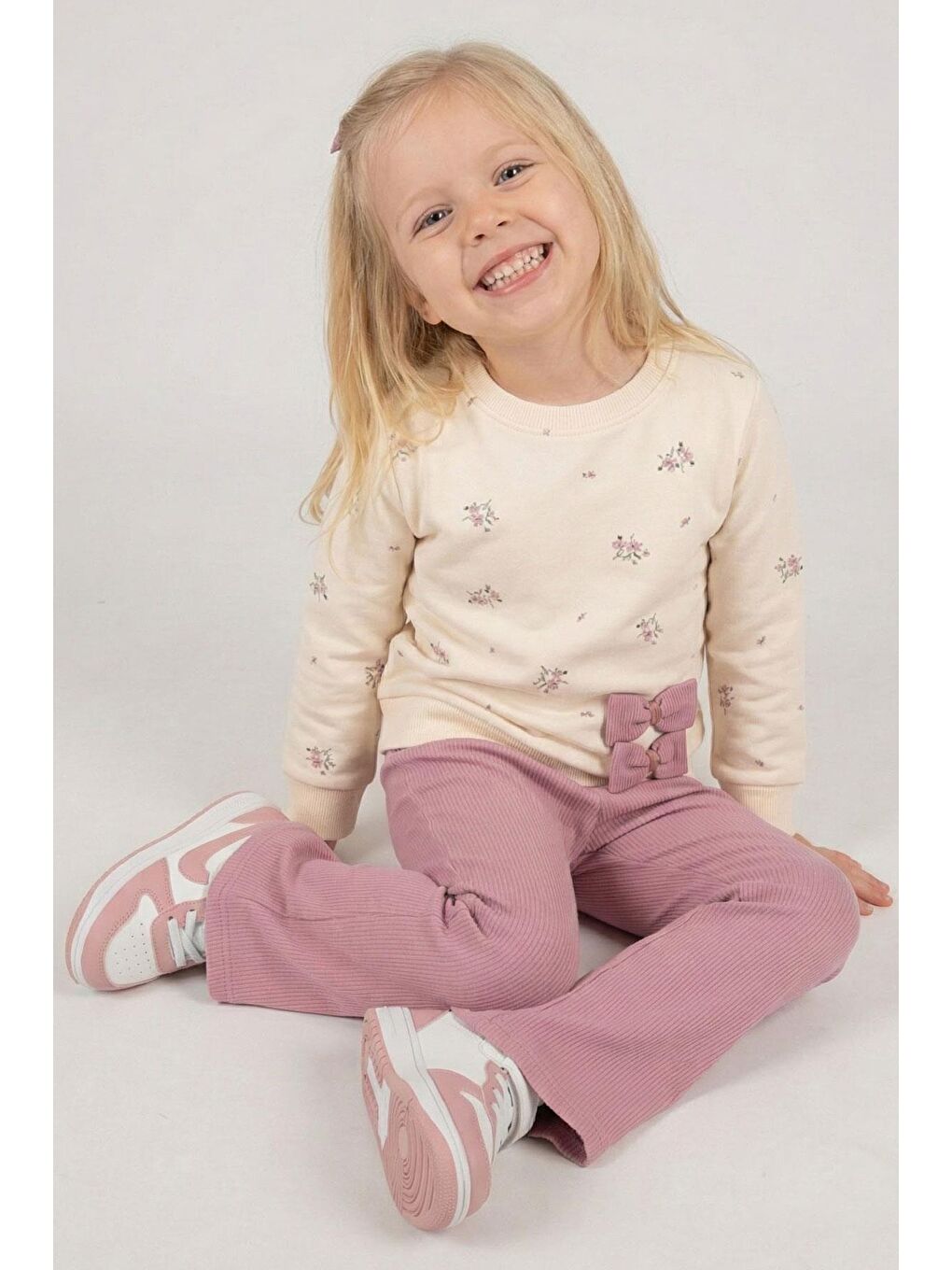 Ekru Kız Çocuk Taytlı Takım İspanyol Paça Çiçek Desenli Fiyonk Detaylı Krem (1.5-5 Yaş)
