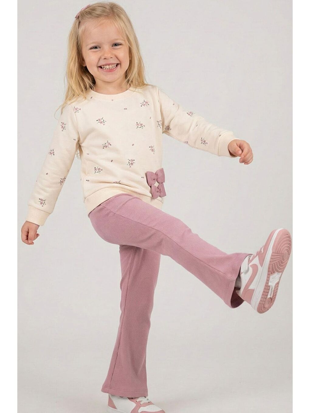 Ekru Kız Çocuk Taytlı Takım İspanyol Paça Çiçek Desenli Fiyonk Detaylı Krem (1.5-5 Yaş)-1