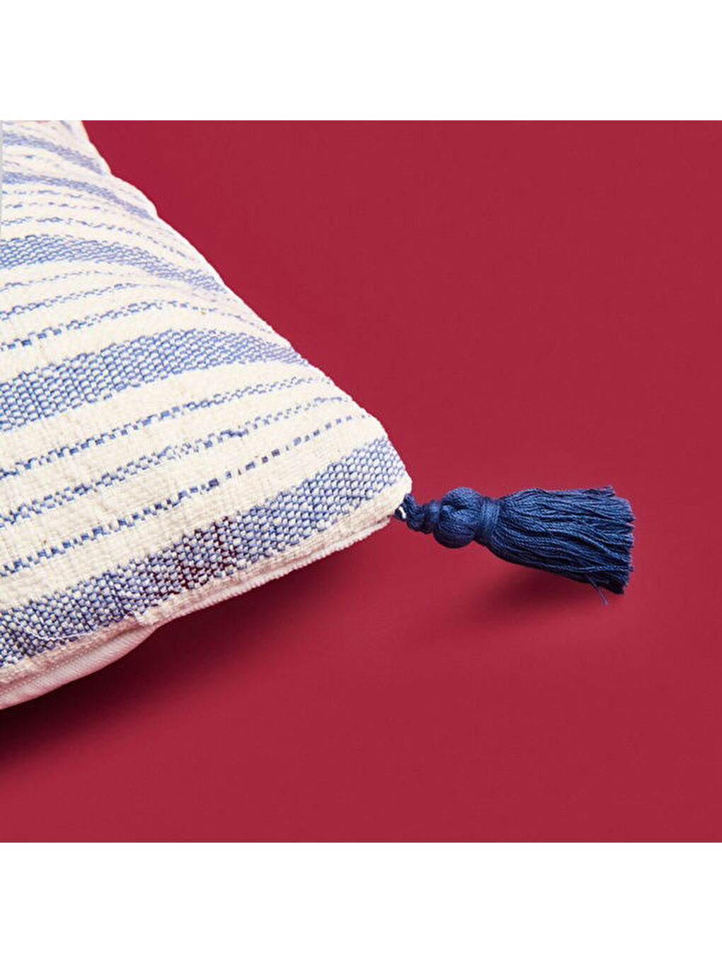 Soft Sun Madness Püsküllü Kırlent - Ekru - 30x50 cm-4