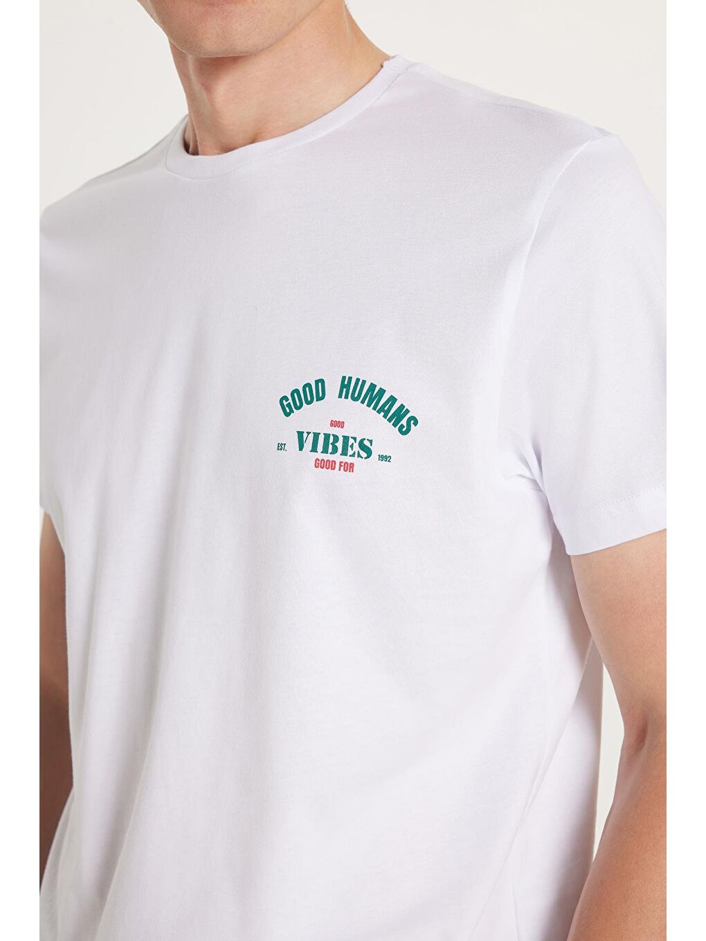 Erkek Slim Fit Dar Kesim %100 Pamuk Yumuşak Dokulu Baskılı Beyaz Bisiklet Yaka Tişört-3