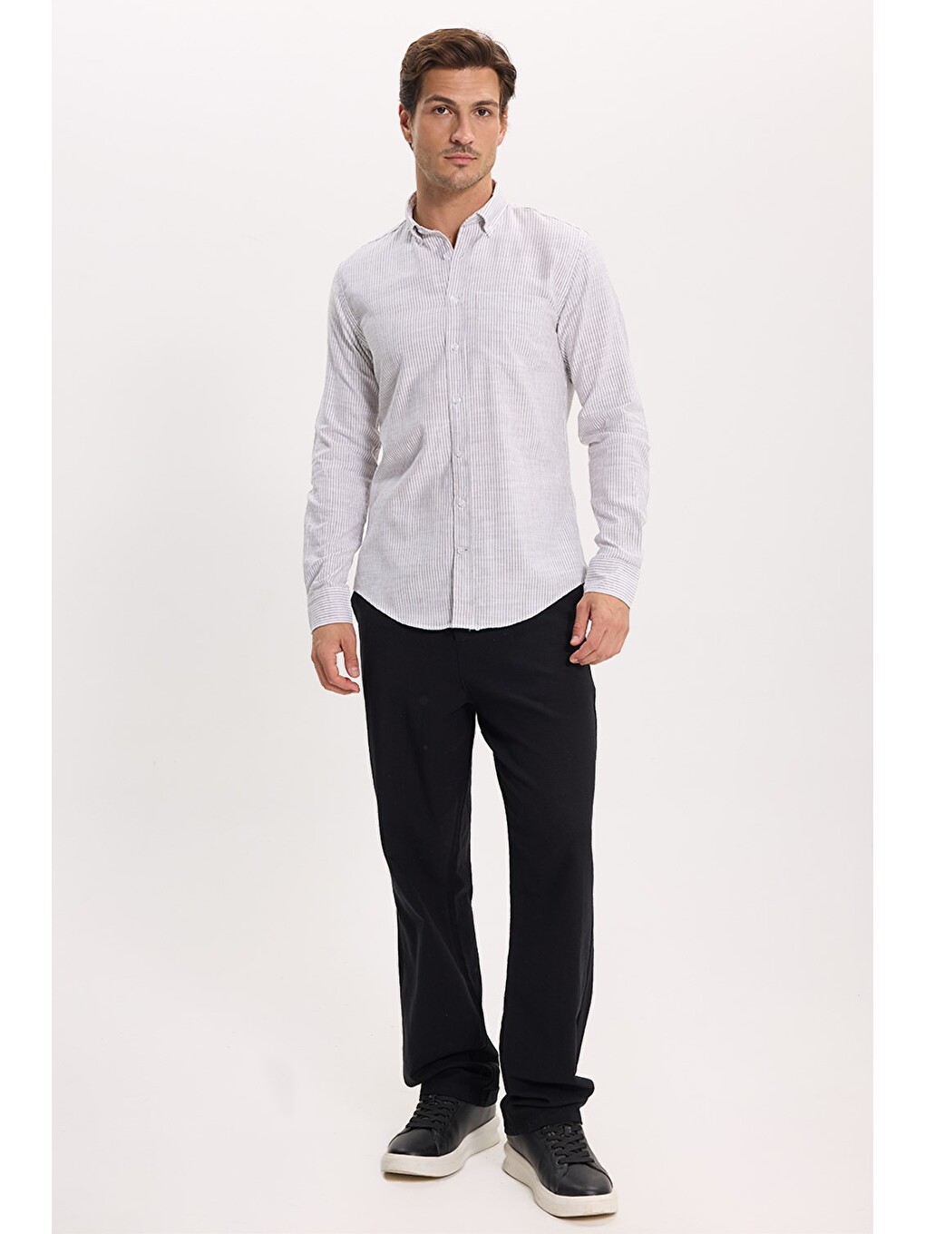 Erkek Slim Fit Dar Kesim %100 Pamuk Düğmeli Yaka Çizgili Uzun Kollu Cepli Keten Efektli Haki Gömlek-1