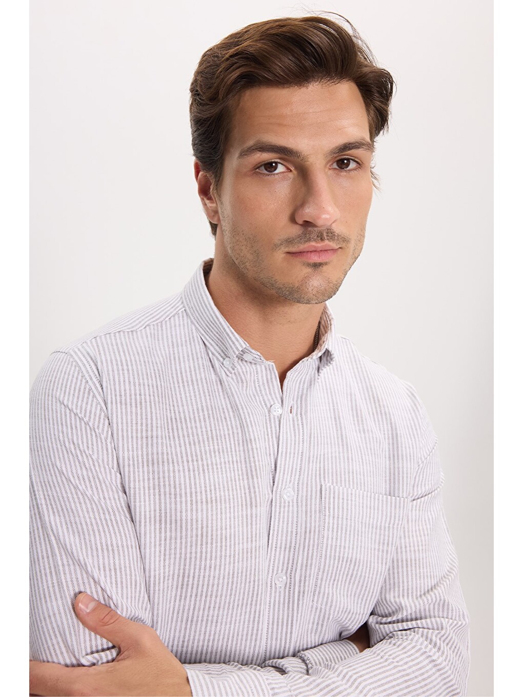 Erkek Slim Fit Dar Kesim %100 Pamuk Düğmeli Yaka Çizgili Uzun Kollu Cepli Keten Efektli Haki Gömlek-4