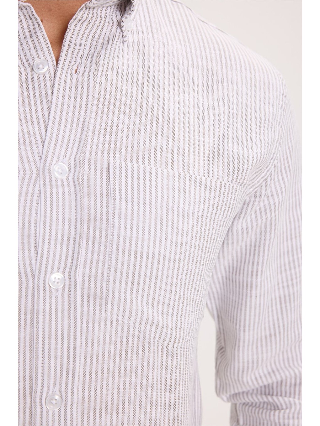 Erkek Slim Fit Dar Kesim %100 Pamuk Düğmeli Yaka Çizgili Uzun Kollu Cepli Keten Efektli Haki Gömlek-5