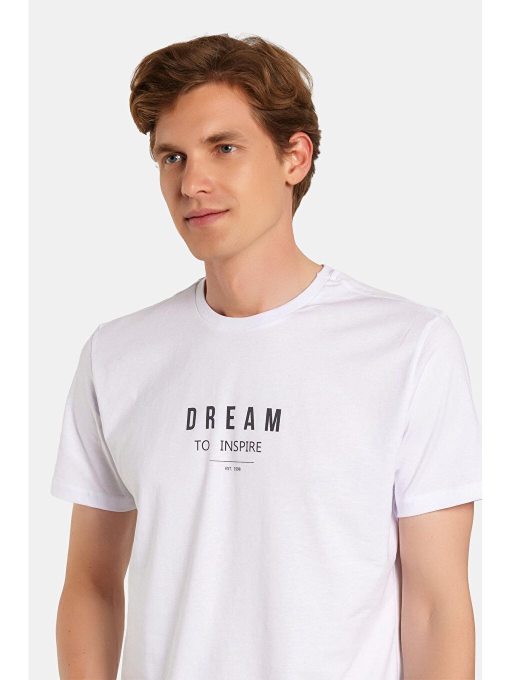 Beyaz Erkek Slim Fit Dar Kesim %100 Pamuk Yumuşak Dokulu Baskılı Siyah Bisiklet Yaka Tişört-1