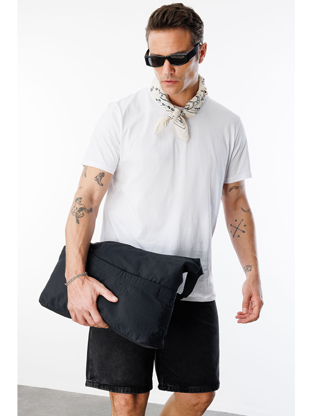 Beyaz Erkek T-shirt %100 Pamuk Regular Fit Standart Kesim Bisiklet Yaka Basic Tişört BASIC-T-SHIRT1-1