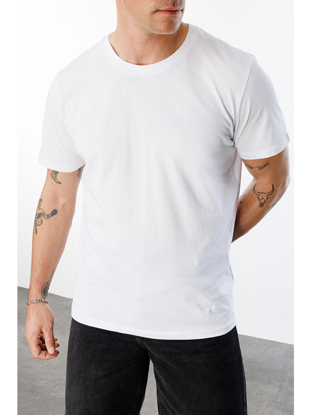 Beyaz Erkek T-shirt %100 Pamuk Regular Fit Standart Kesim Bisiklet Yaka Basic Tişört BASIC-T-SHIRT1-3