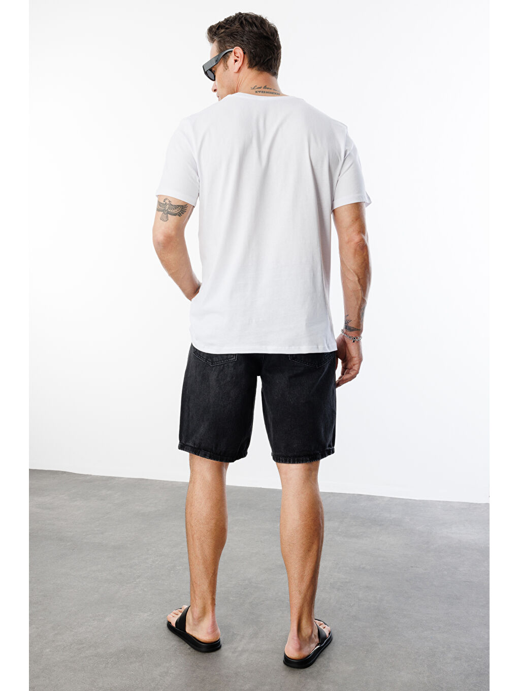 Beyaz Erkek T-shirt %100 Pamuk Regular Fit Standart Kesim Bisiklet Yaka Basic Tişört BASIC-T-SHIRT1-4